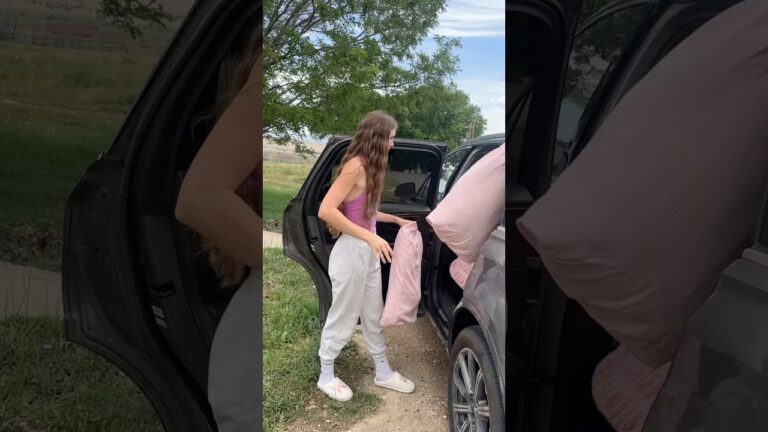 Correct way to roadtrip trip: 👸🏼