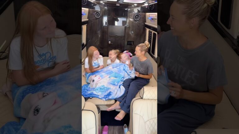 Road Trippin #shorts #trending #roadtrip #momlife #family