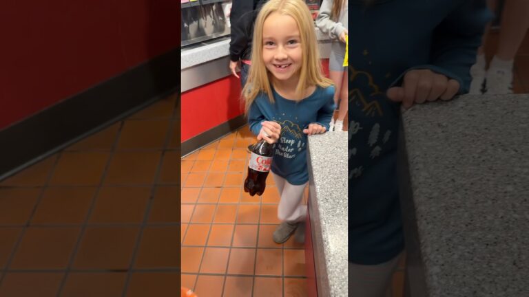 Road Trip🍿🥨🥤🍪 #girlmom #momlife #minivlog #roadtrip